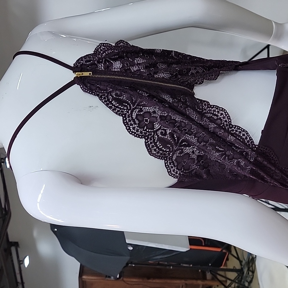 City triangles Lace Back Plum bodycon mini dress Size 13 - Picture 5 of 11